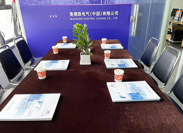 蘑菇影视在线观看会议室.png